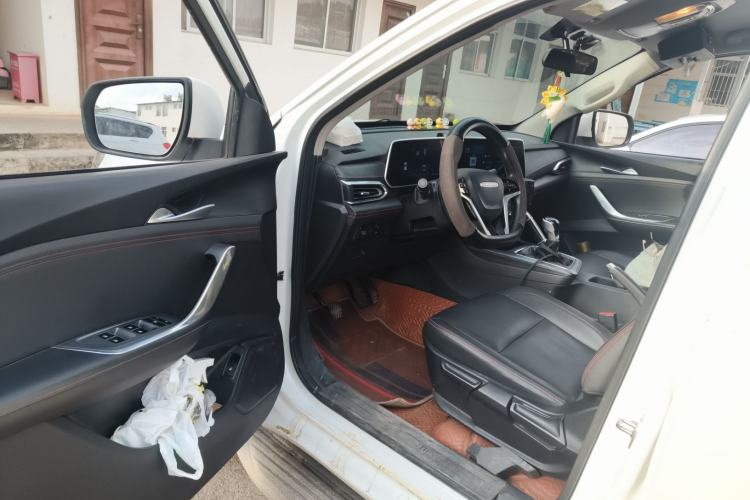 Used SAIC MAXUS T90 2021 2.0T Single-Turbo Manual Transmission Two-Wheel Drive High Ground Clearance Comfortable Version with Extended Cargo Box Driver Seat