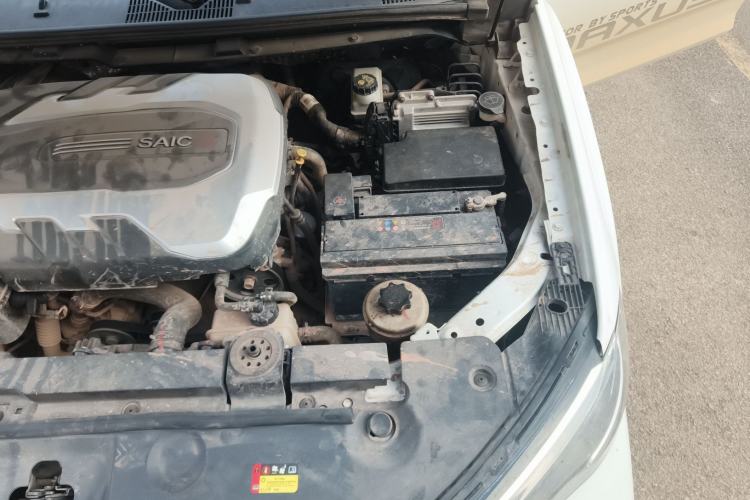 Used SAIC MAXUS T90 2021 2.0T Single-Turbo Manual Transmission Two-Wheel Drive High Ground Clearance Comfortable Version with Extended Cargo Box Engine Bay Left