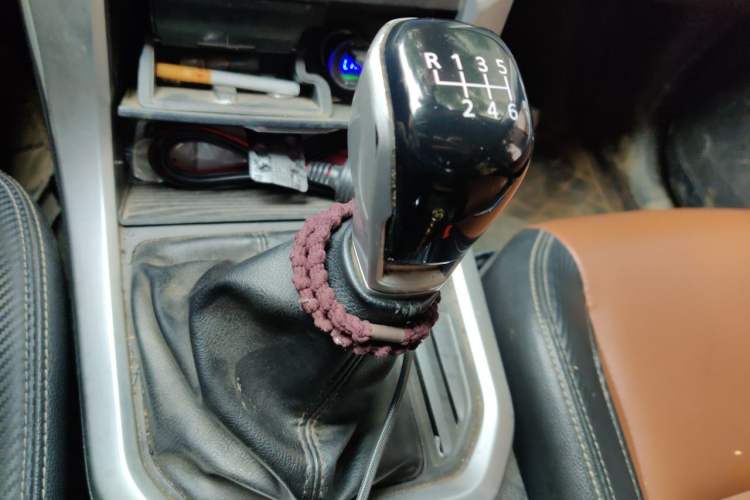 Used SAIC MAXUS T90  Gear Lever