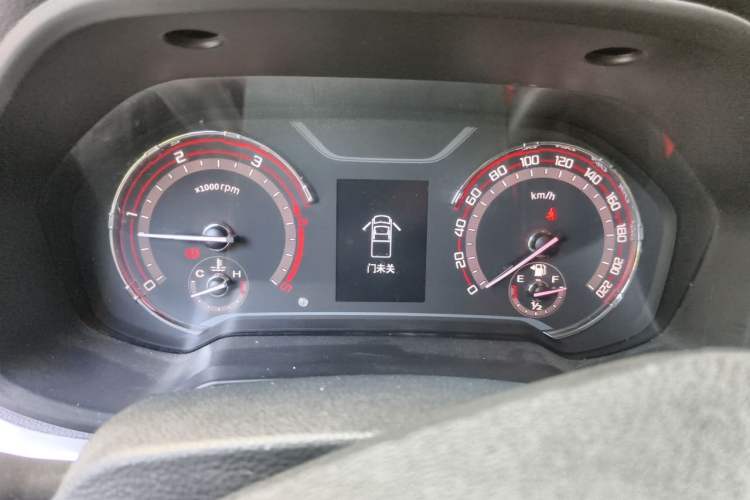 Used SAIC MAXUS T90 2021 2.0T Single-Turbo Automatic Two-Wheel Drive High-Ride Comfort Edition Standard Cab Instrument Cluster