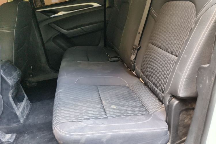 Used SAIC MAXUS T90 2021 2.0T Single-Turbo Automatic Two-Wheel Drive High-Ride Comfort Edition Standard Cab Left Rear Seat