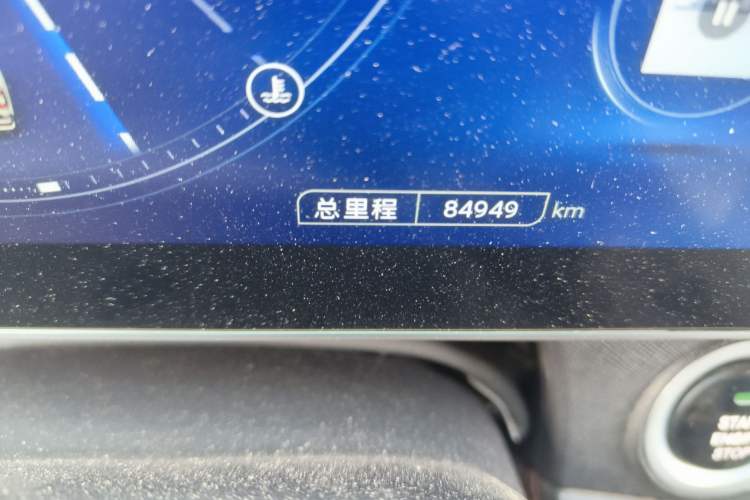 Used SAIC MAXUS T90 2021 2.0T Single-Turbo Manual Transmission Two-Wheel Drive High Ground Clearance Comfortable Version with Extended Cargo Box Odometer Close Up