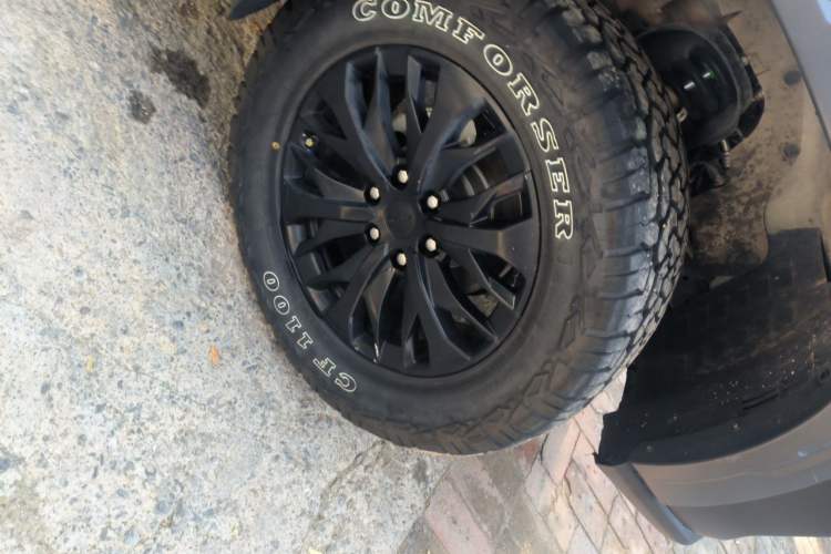 Used SAIC MAXUS T90  Right Front Wheel Hub