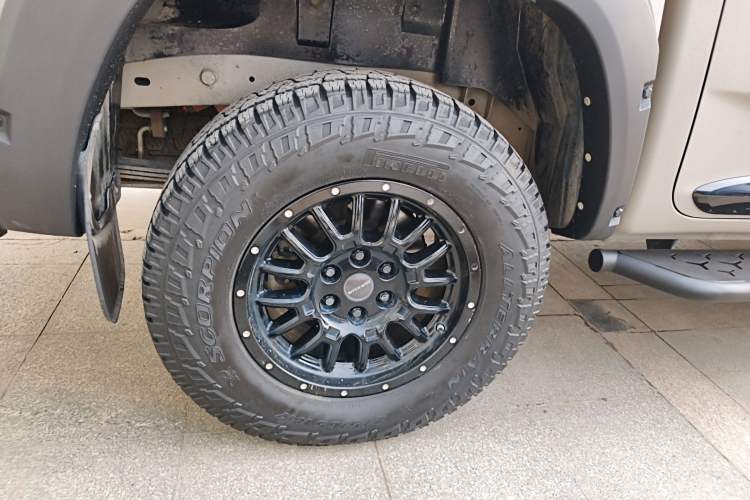 Used SAIC MAXUS T90 2022 2.0T Diesel Automatic 4x4 SAIC Bull—Demon Standard Cab Exterior 5