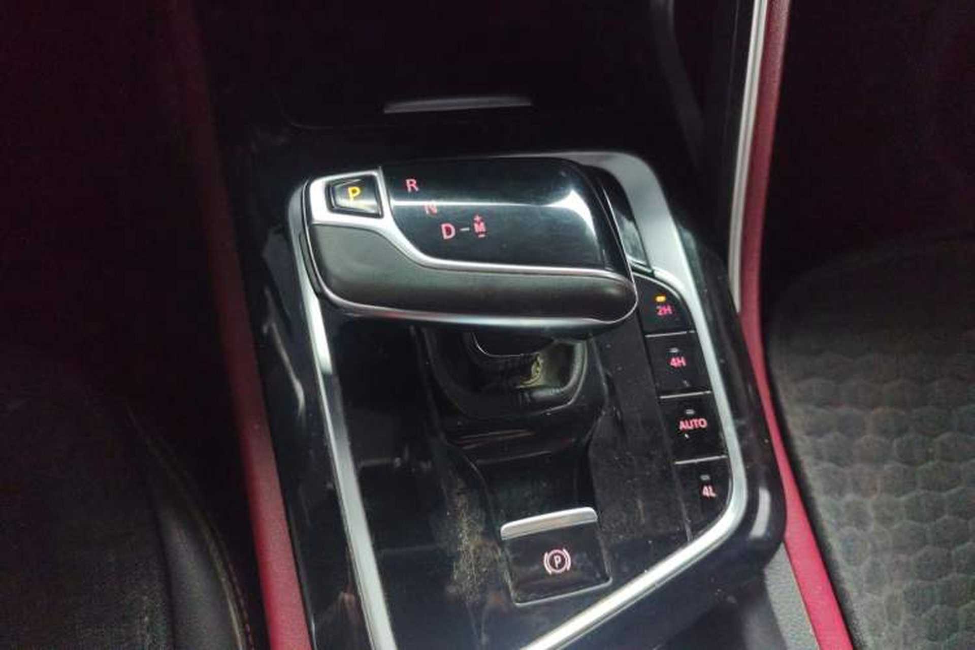 Used SAIC MAXUS T90 2022 2.0T Diesel Automatic 4x4 SAIC Bull—Demon Standard Cab Gear Lever