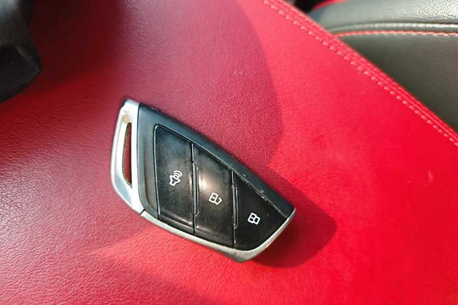 Used SAIC MAXUS T90 2022 2.0T Diesel Automatic 4x4 SAIC Bull—Demon Standard Cab Interior 1