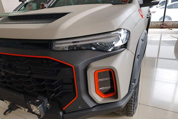 Used SAIC MAXUS T90 2022 2.0T Diesel Automatic 4x4 SAIC Bull—Demon Standard Cab Left Front Headlight