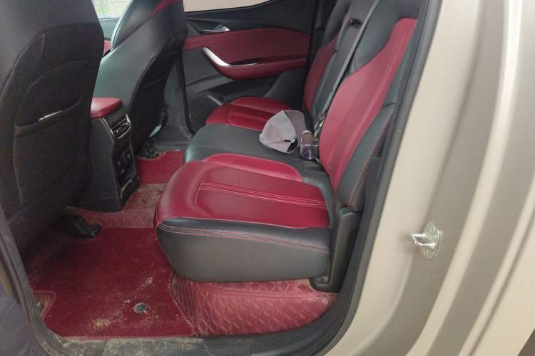 Used SAIC MAXUS T90 2022 2.0T Diesel Automatic 4x4 SAIC Bull—Demon Standard Cab Left Rear Seat