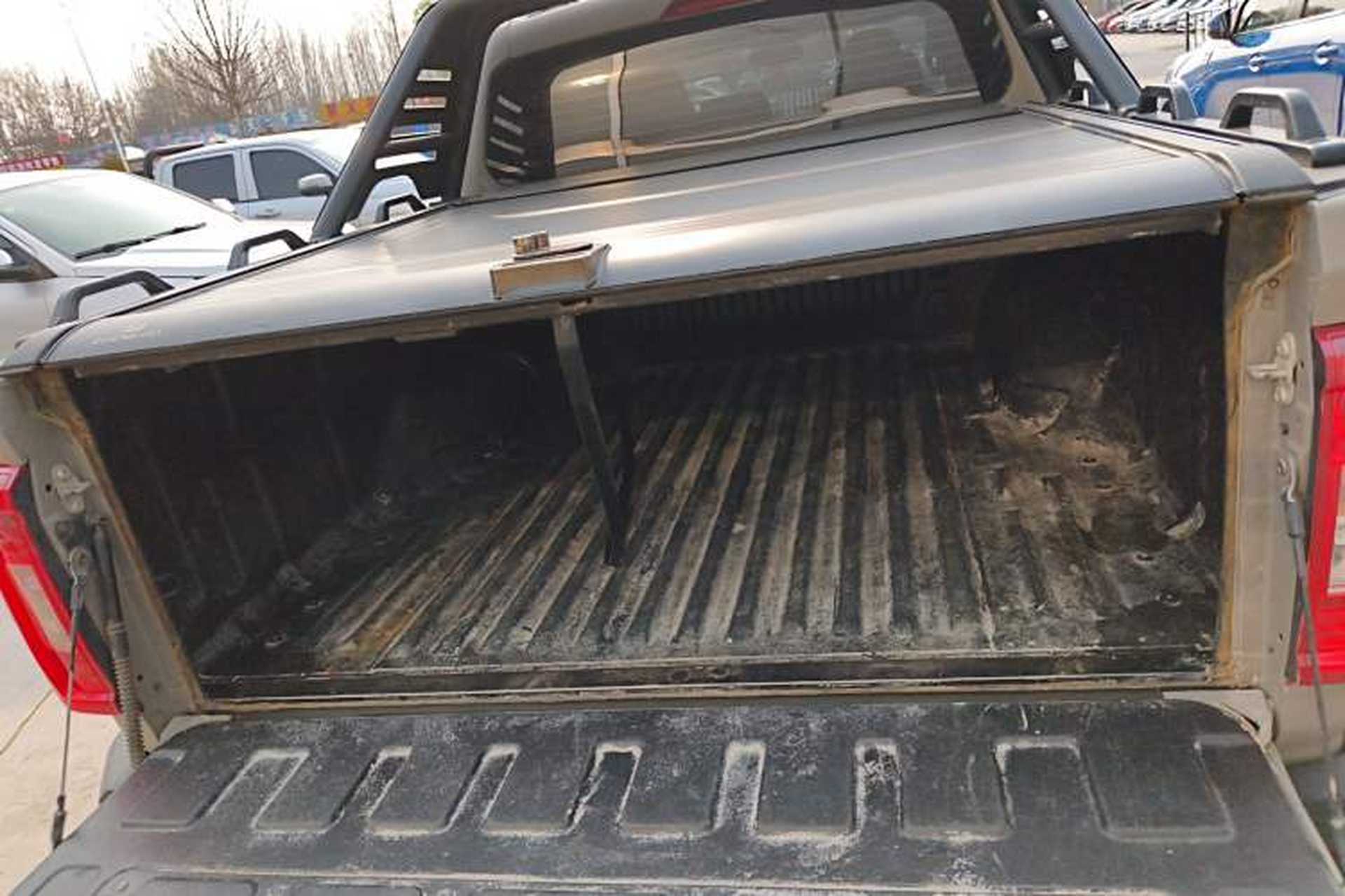 Used SAIC MAXUS T90 2022 2.0T Diesel Automatic 4x4 SAIC Bull—Demon Standard Cab Trunk