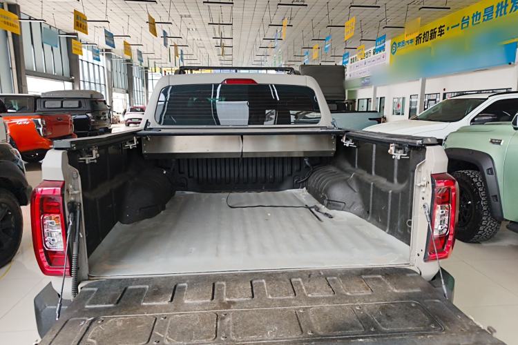 Used SAIC MAXUS T90 2022 2.0T Diesel Automatic 4x4 SAIC Bull—Demon Standard Cab Trunk