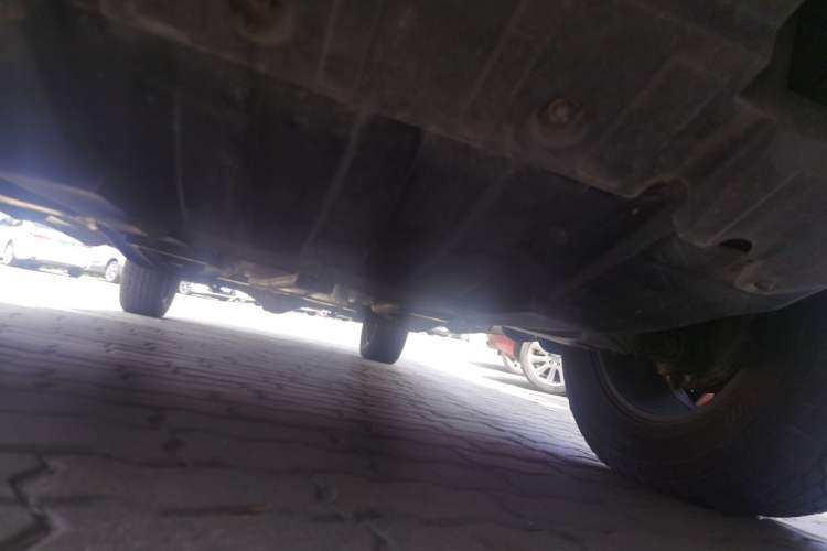 Used SAIC MAXUS T90 RV 2022 2.0T Explorer T90 All-Terrain Green Chassis Front
