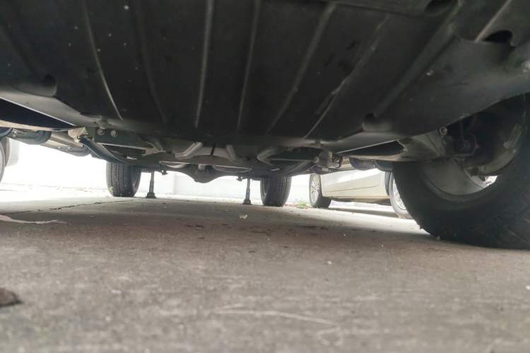 Used SAIC MAXUS T90 RV 2022 2.0T Explorer T90 All-Terrain Green Chassis Front