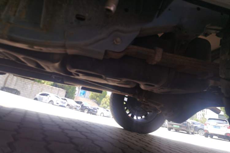Used SAIC MAXUS T90 RV 2022 2.0T Explorer T90 All-Terrain Green Chassis Rear Left