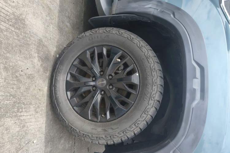 Used SAIC MAXUS T90 RV 2022 2.0T Explorer T90 All-Terrain Green Right Front Wheel Hub