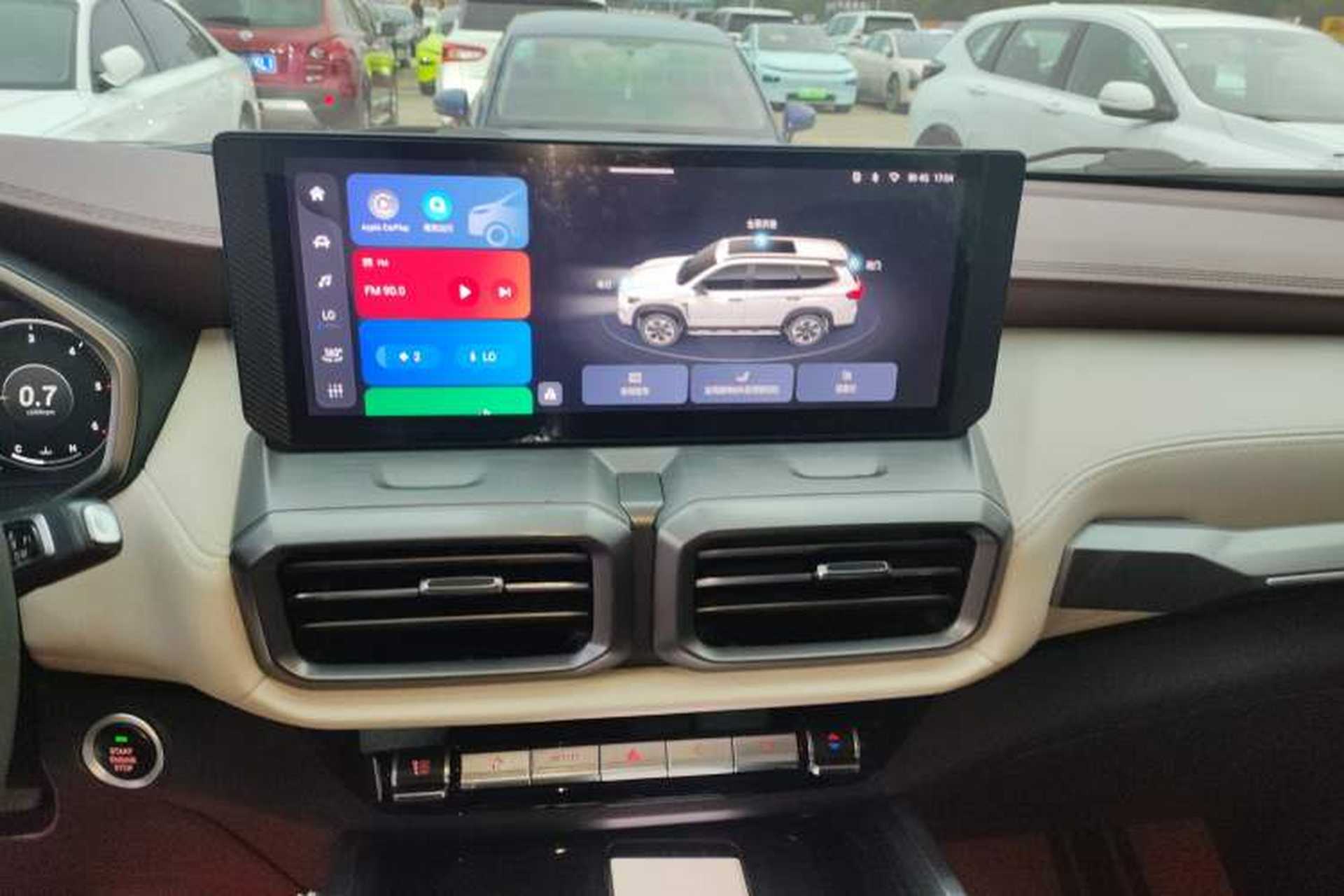 Used SAIC MAXUS Territory 2023 2.0T All-Out Flagship Version 6 Seats Audio And AC Panel