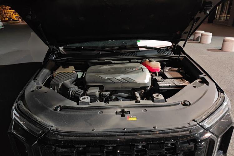 Used SAIC MAXUS Territory 2023 2.0T Cross-Country Flagship Edition 6 Seats Engine Bay