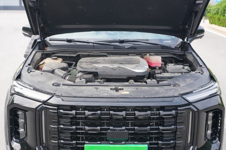 Used SAIC MAXUS Territory 2023 2.0T Cross-Country Luxury Edition 7 Seats Engine Bay