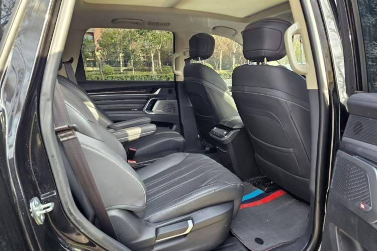Used SAIC MAXUS Territory 2023 2.0T Cross-Country Luxury Edition 6 Seats Interior 4