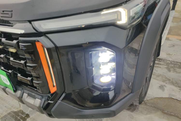 Used SAIC MAXUS Territory 2023 2.0T All-Out Flagship Version 6 Seats Left Front Headlight