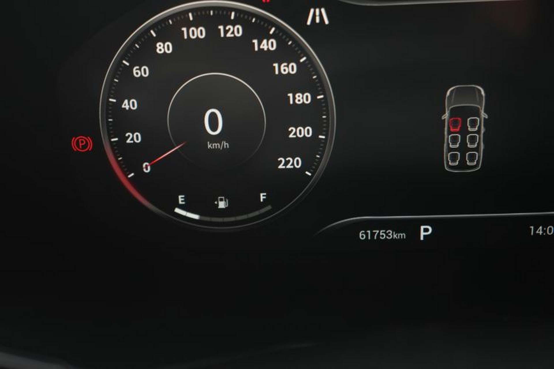 Used SAIC MAXUS Territory 2023 2.0T All-Out Flagship Version 6 Seats Odometer Close Up