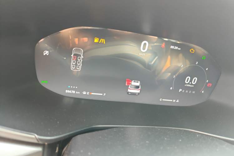 Used SAIC MAXUS Territory 2023 2.0T Cross-Country Flagship Edition 6 Seats Odometer Close Up