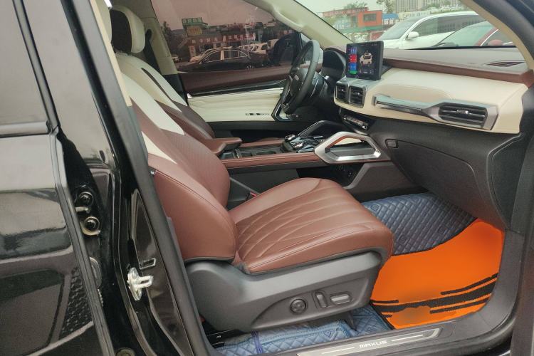 Used SAIC MAXUS Territory 2023 2.0T All-Out Flagship Version 6 Seats Right Front Seat
