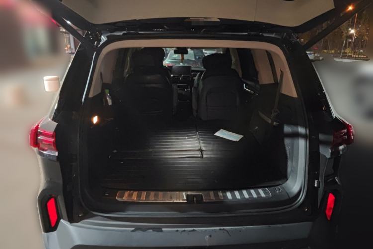 Used SAIC MAXUS Territory 2023 2.0T Cross-Country Flagship Edition 6 Seats Trunk