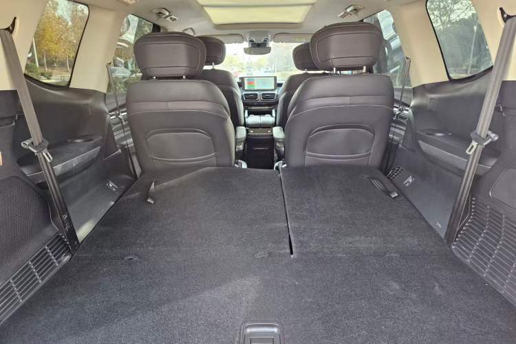 Used SAIC MAXUS Territory 2023 2.0T Cross-Country Luxury Edition 6 Seats Trunk
