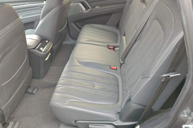 Used SAIC MAXUS Territory 2023 2.0T Cross-Country Luxury Edition 7 Seats Interior 4
