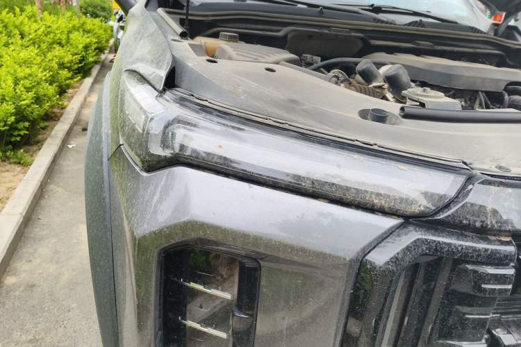 Used SAIC MAXUS Territory 2023 2.0T Gasoline Elite Edition 7-Seater Right Front Headlight