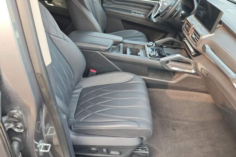 Used SAIC MAXUS Territory 2023 2.0T Cross-Country Luxury Edition 7 Seats Right Front Seat