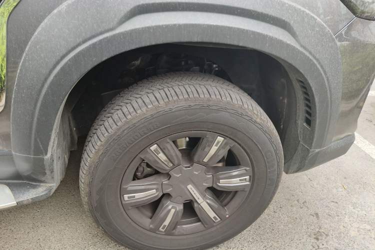 Used SAIC MAXUS Territory 2023 2.0T Gasoline Elite Edition 7-Seater Right Front Wheel Hub