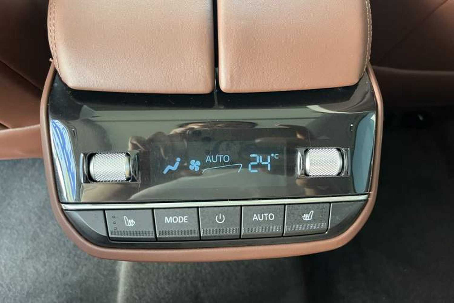 Used SAIC MAXUS Territory 2023 2.0T All-Out Flagship Version 6 Seats Interior 2
