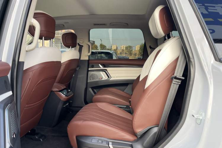 Used SAIC MAXUS Territory 2023 2.0T All-Out Flagship Version 6 Seats Interior 7