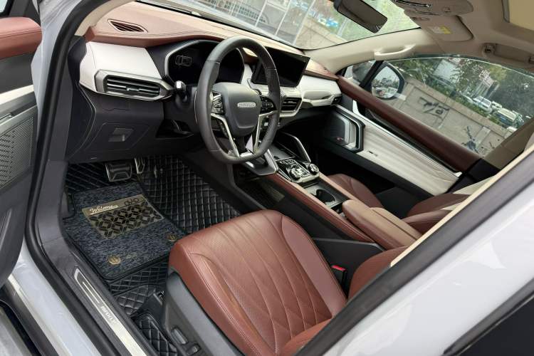 Used SAIC MAXUS Territory 2023 2.0T All-Out Flagship Version 7 Seats Left Front Seat