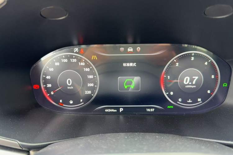Used SAIC MAXUS Territory 2023 2.0T All-Out Flagship Version 7 Seats Odometer Close Up