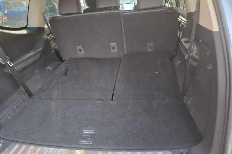 Used SAIC MAXUS Territory 2023 2.0T Cross-Country Flagship Edition 7 Seats Trunk