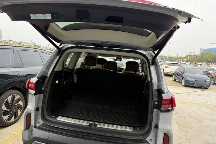 Used SAIC MAXUS Territory 2023 2.0T All-Out Flagship Version 7 Seats Trunk