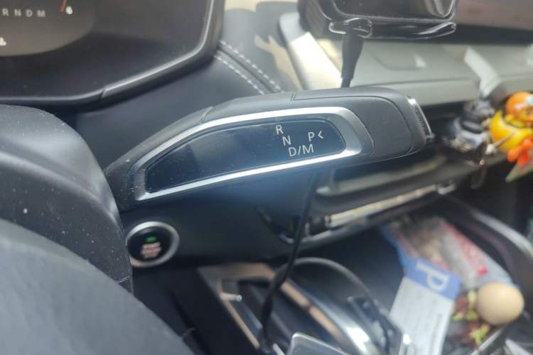 Used SAIC MAXUS Territory 2023 2.0T Cross-Country Flagship Edition 7 Seats Gear Lever