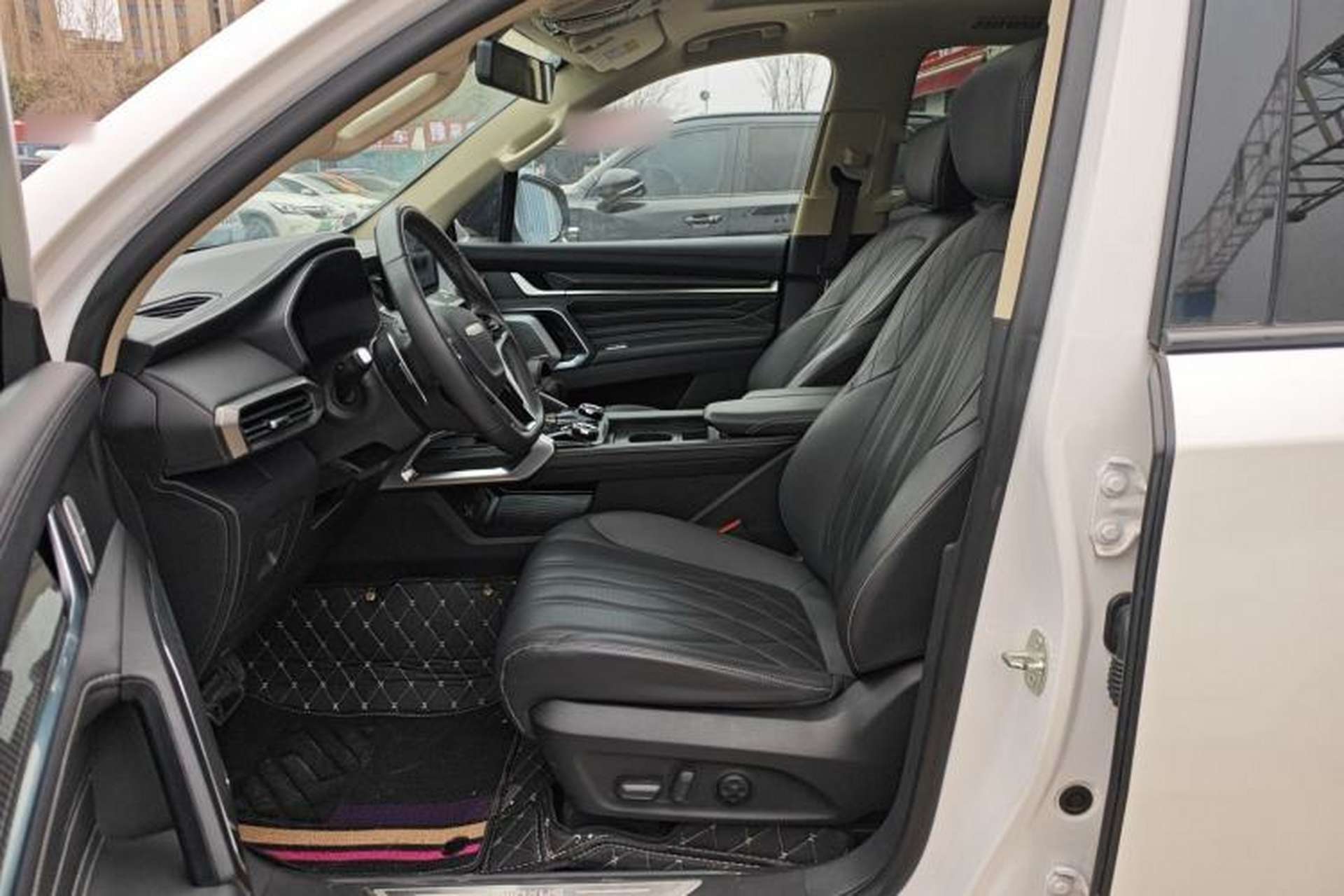 Used SAIC MAXUS Territory 2023 2.0T Cross-Country Flagship Edition 7 Seats Left Front Seat