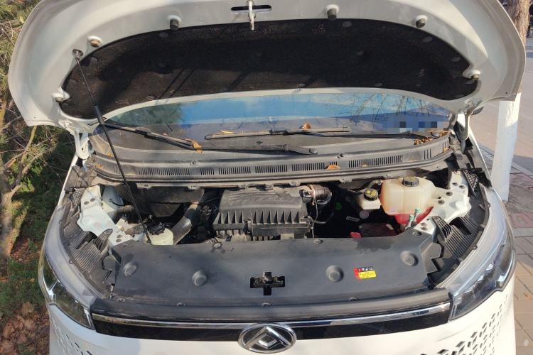 Used SAIC MAXUS V70 Xintu 2023 2.0T Diesel Manual Elite Edition 5/6 Seats 93 kW Engine Bay