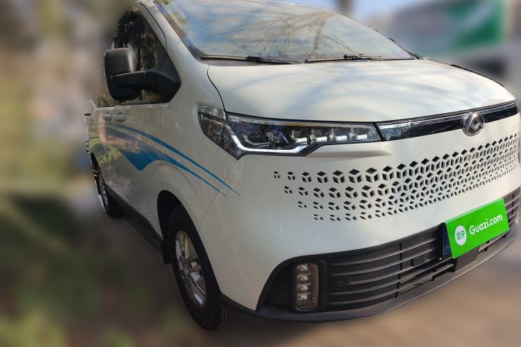 Used SAIC MAXUS V70 Xintu 2023 2.0T Diesel Manual Elite Edition 5/6 Seats 93 kW Exterior 2