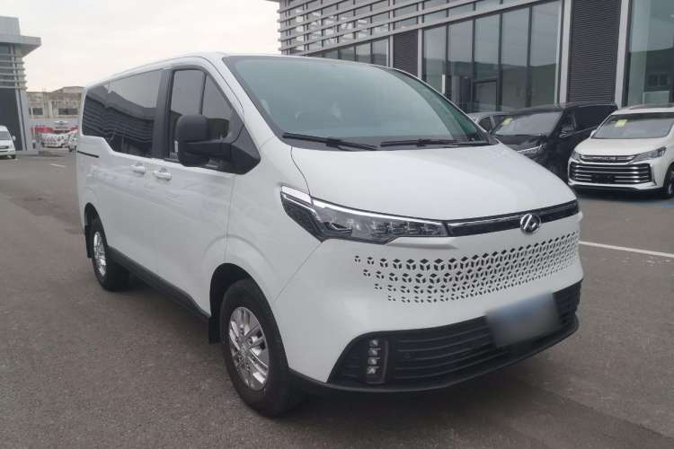 Used SAIC MAXUS V70 Xintu 2023 2.0T Diesel Manual Elite Edition 5/6 Seats 93 kW Front Right 45 Deg