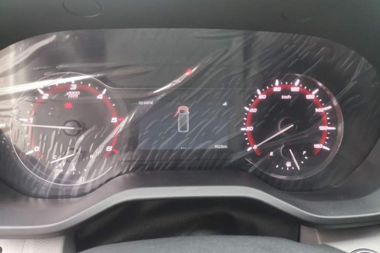 Used SAIC MAXUS V70 Xintu 2023 2.0T Diesel Manual Elite Edition 5/6 Seats 93 kW Instrument Cluster