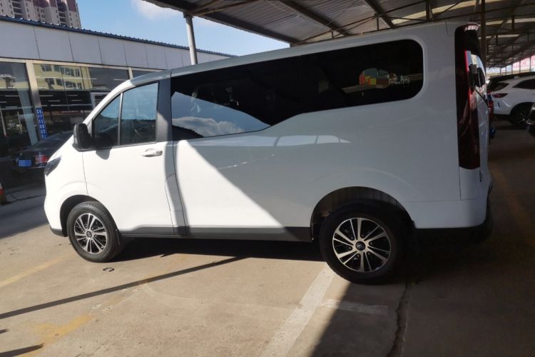 Used SAIC MAXUS V70 Xintu 2023 2.0T Diesel Manual Elite Edition 5/6 Seats 93 kW Left Side