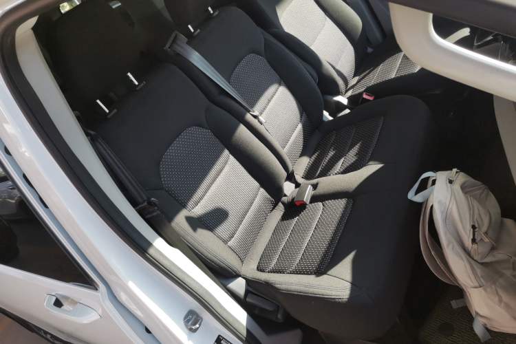 Used SAIC MAXUS V70 Xintu 2023 2.0T Diesel Manual Elite Edition 5/6 Seats 93 kW Right Front Seat