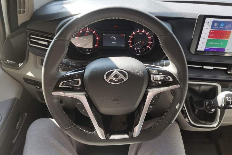Used SAIC MAXUS V70 Xintu 2023 2.0T Diesel Manual Elite Edition 5/6 Seats 93 kW Steering Wheel