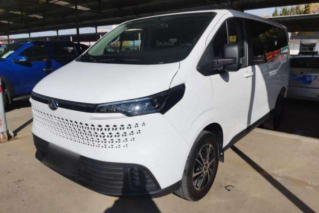 Used SAIC MAXUS V70 Xintu 2023 2.0T Diesel Manual Elite Edition 5/6 Seats 93 kW
