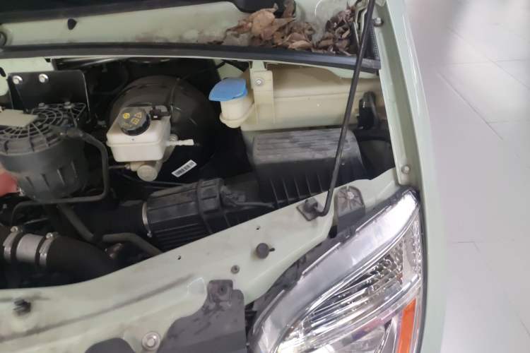 Used SAIC MAXUS V80 RV 2022 2.0T Traveler RVLIFE Camping Edition Engine Bay Left