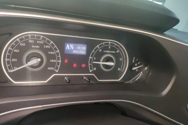 Used SAIC MAXUS V80 RV 2022 2.0T Traveler RVLIFE Camping Edition Odometer Close Up